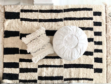 Load image into Gallery viewer, Handira Pillow