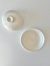 Load image into Gallery viewer, White Naksh Butter Dish
