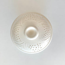 Load image into Gallery viewer, White Naksh Butter Dish
