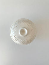 Load image into Gallery viewer, White Naksh Butter Dish
